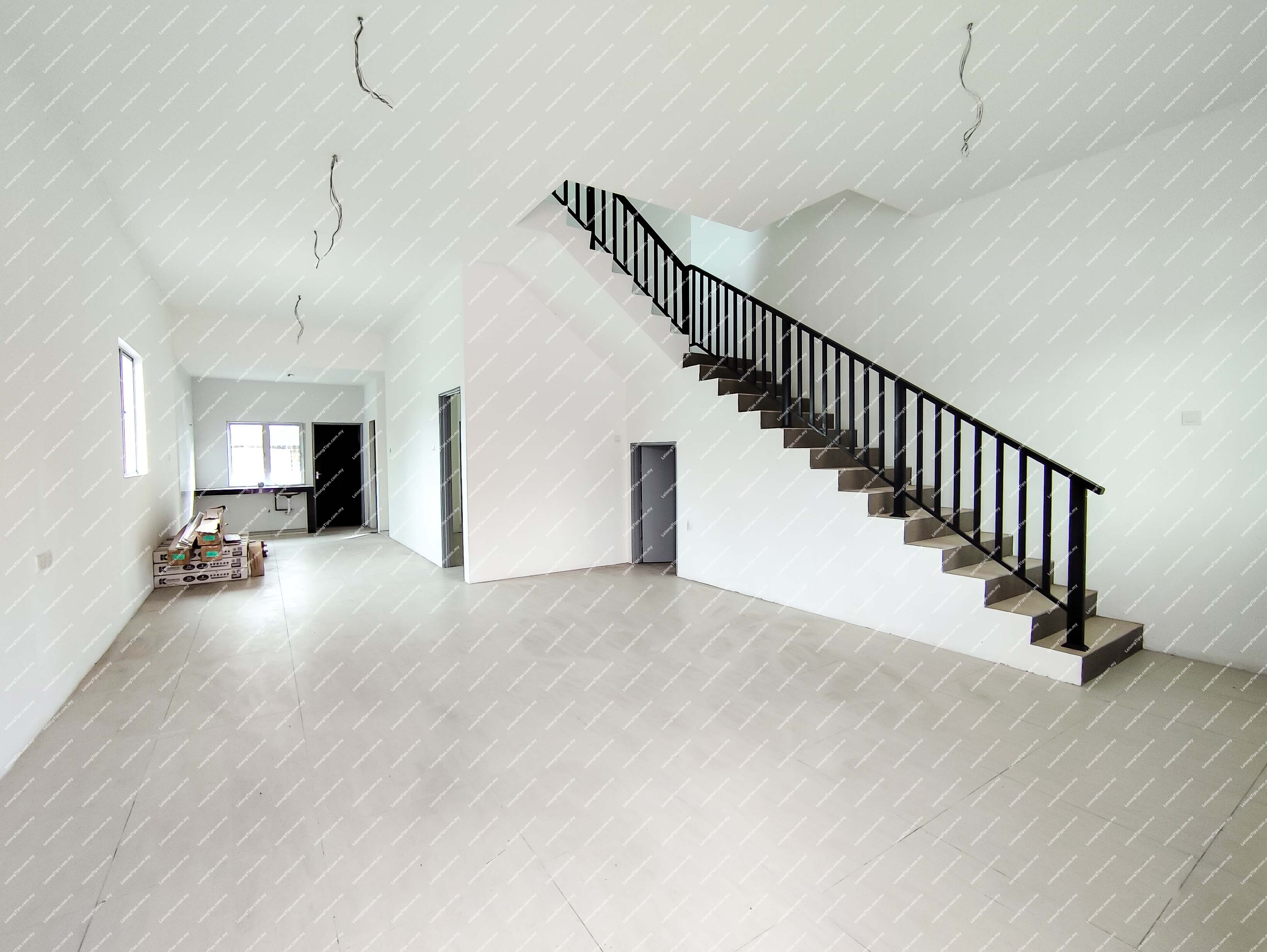 [Low density; Suitable for homestay service & own stay] 2.5 Storey Terrace House [5 min to Perak IT Mall; 7 min to Econsave Klebang & Tasek KTM Station]