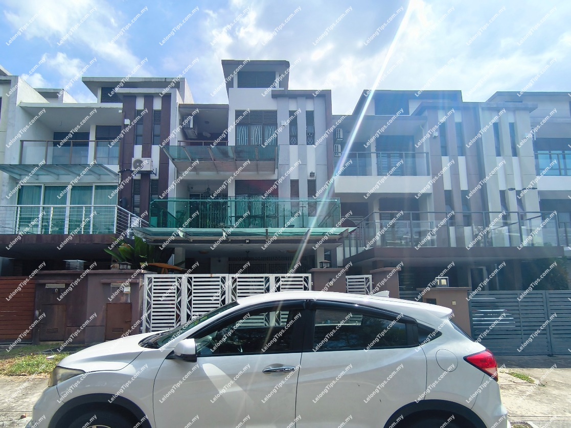 2.5 Storey Terrace House