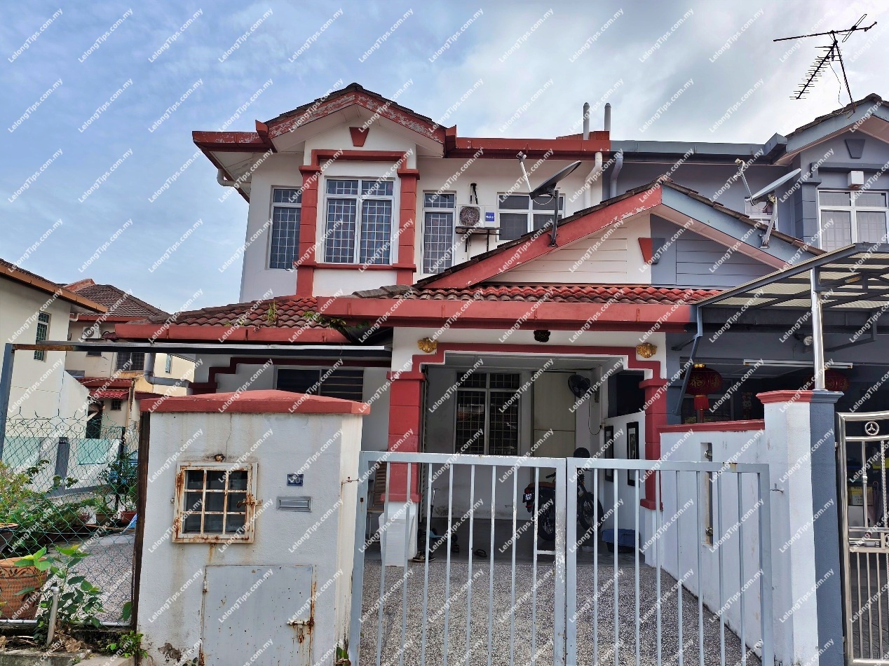 2 Storey Terrace House With Extra Land