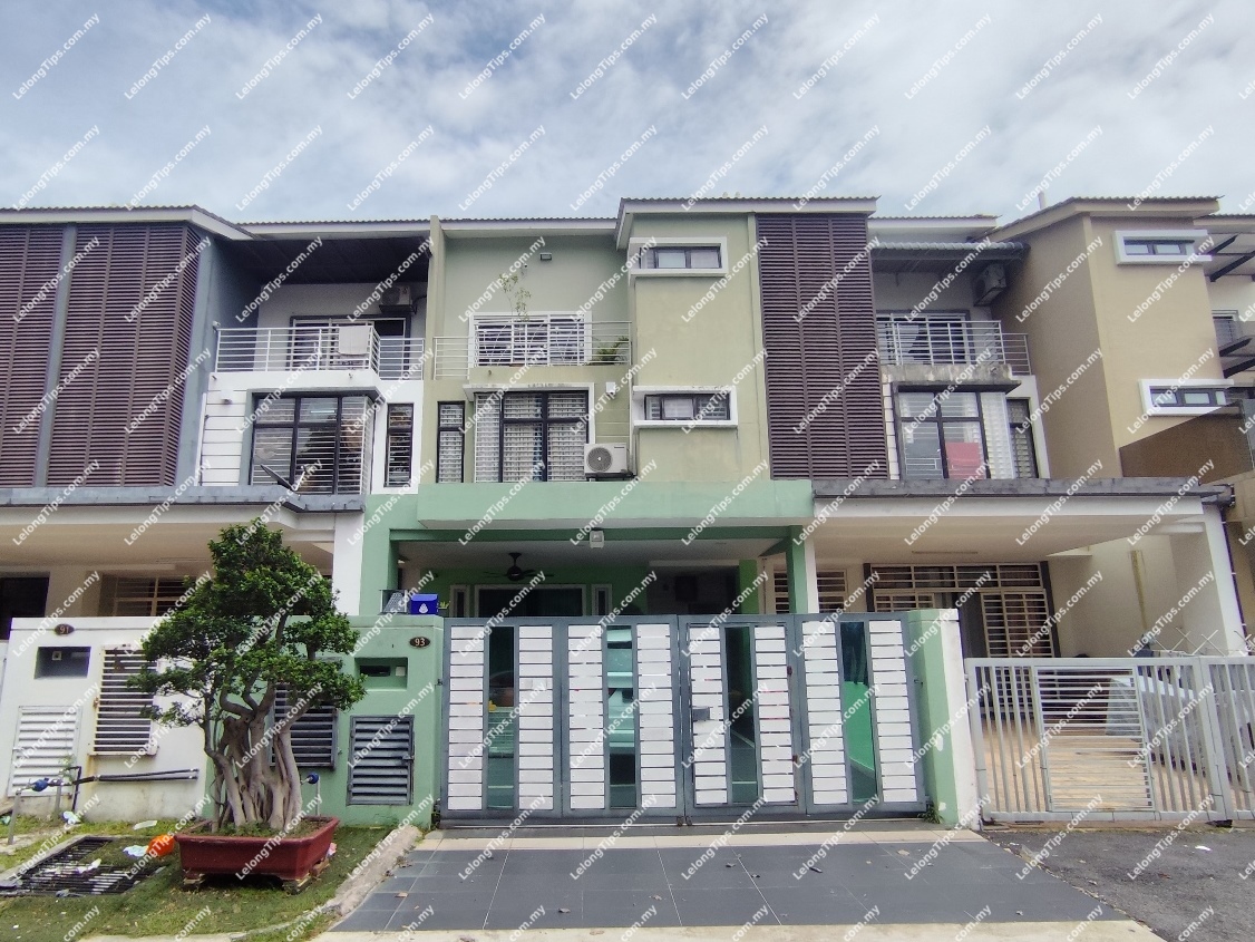 2.5 Storey Terrace House