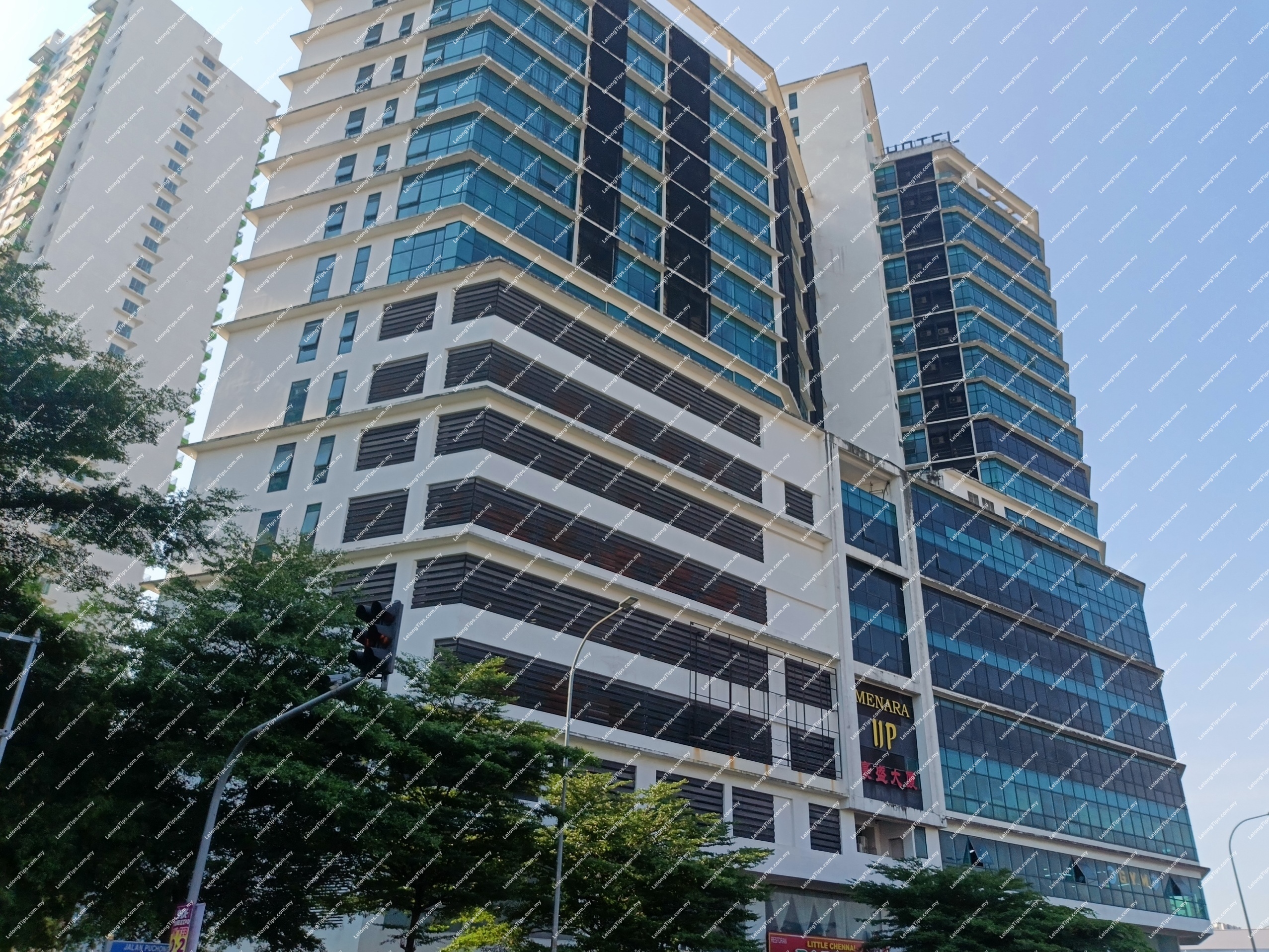 2 adjoining Office lots