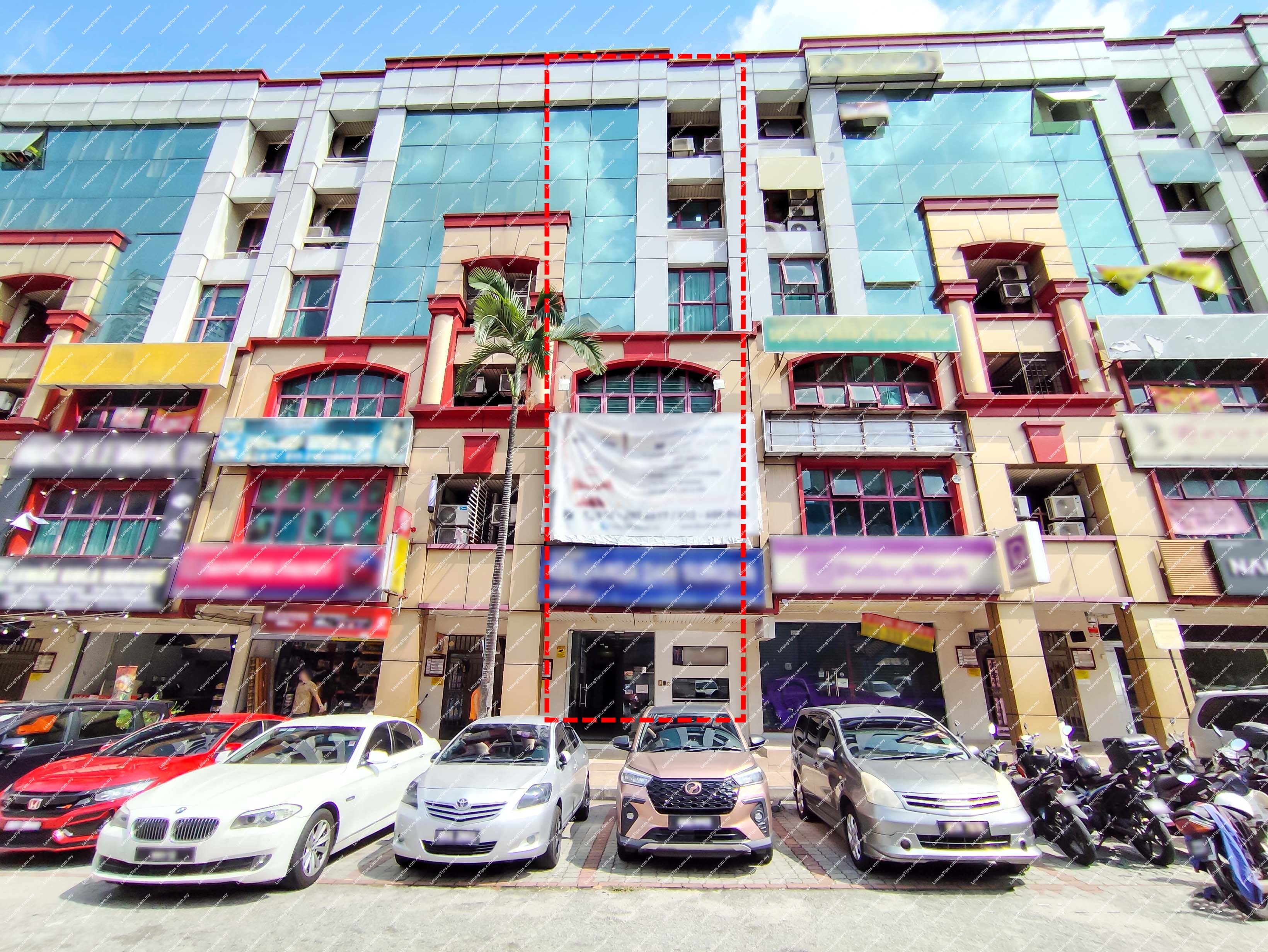 [Facing main road - Persiaran Surian] 5 Storey Shop Office [Good for investment or own use]