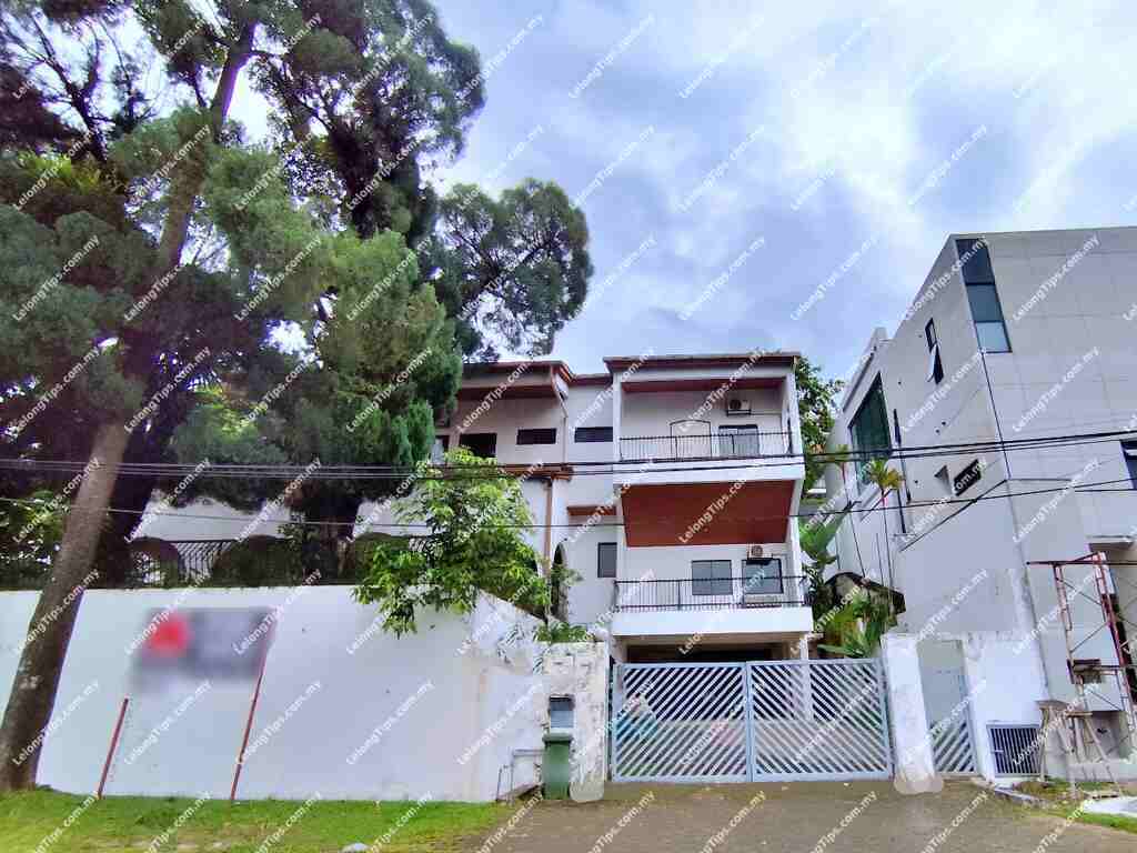 3 Storey Detached House with Individually Designed