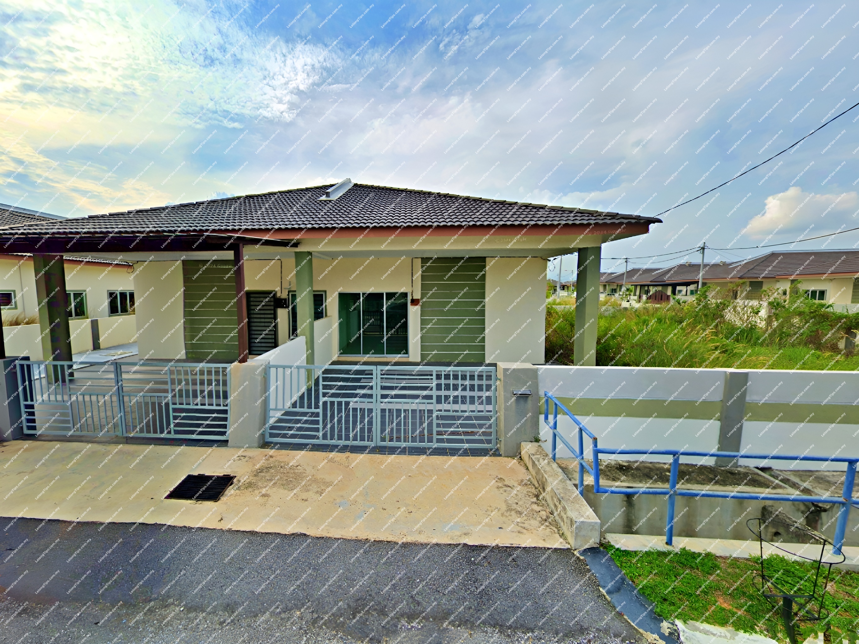 1 Storey Cluster House with Extra land