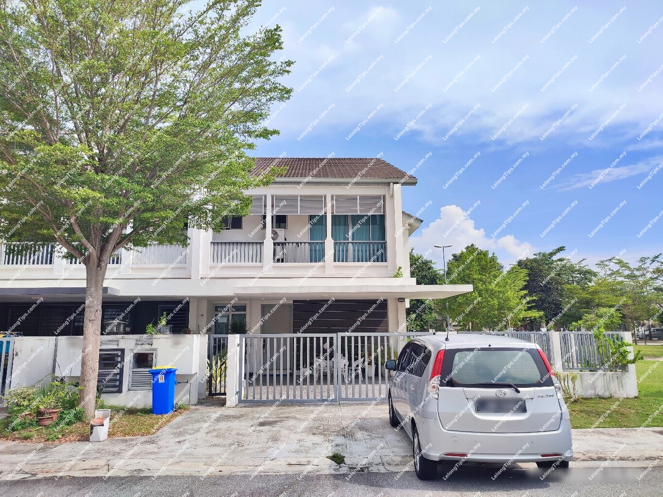 2 Storey Terrace House with Extra Land