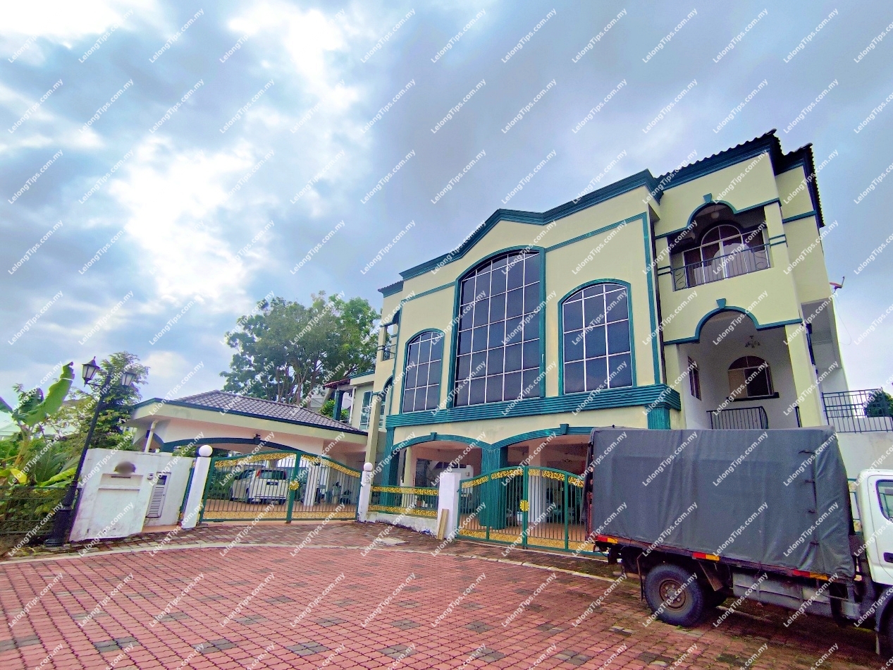 2.5 Storey Semi Detached House