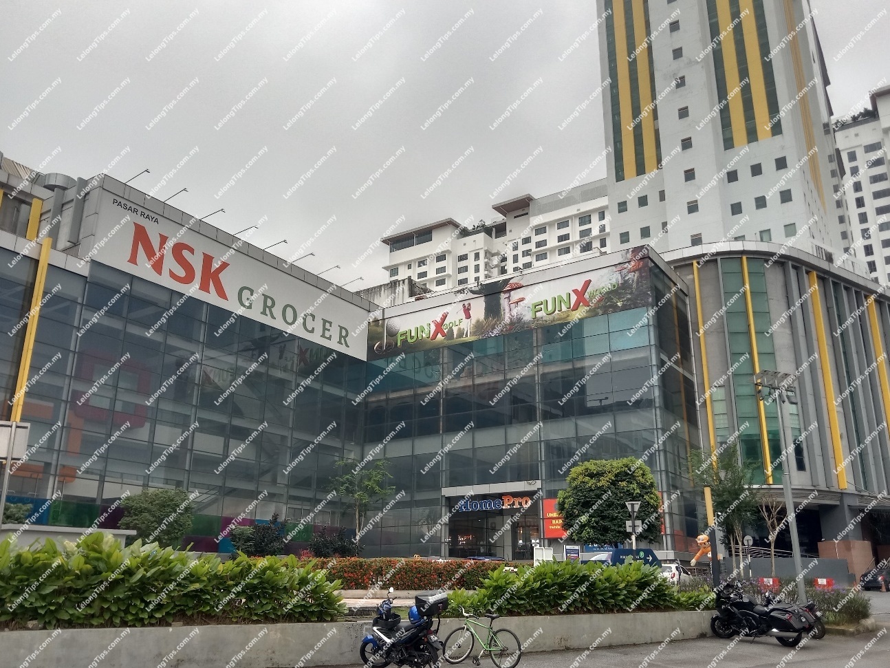 [High foot traffic & visibility] Retail Lot