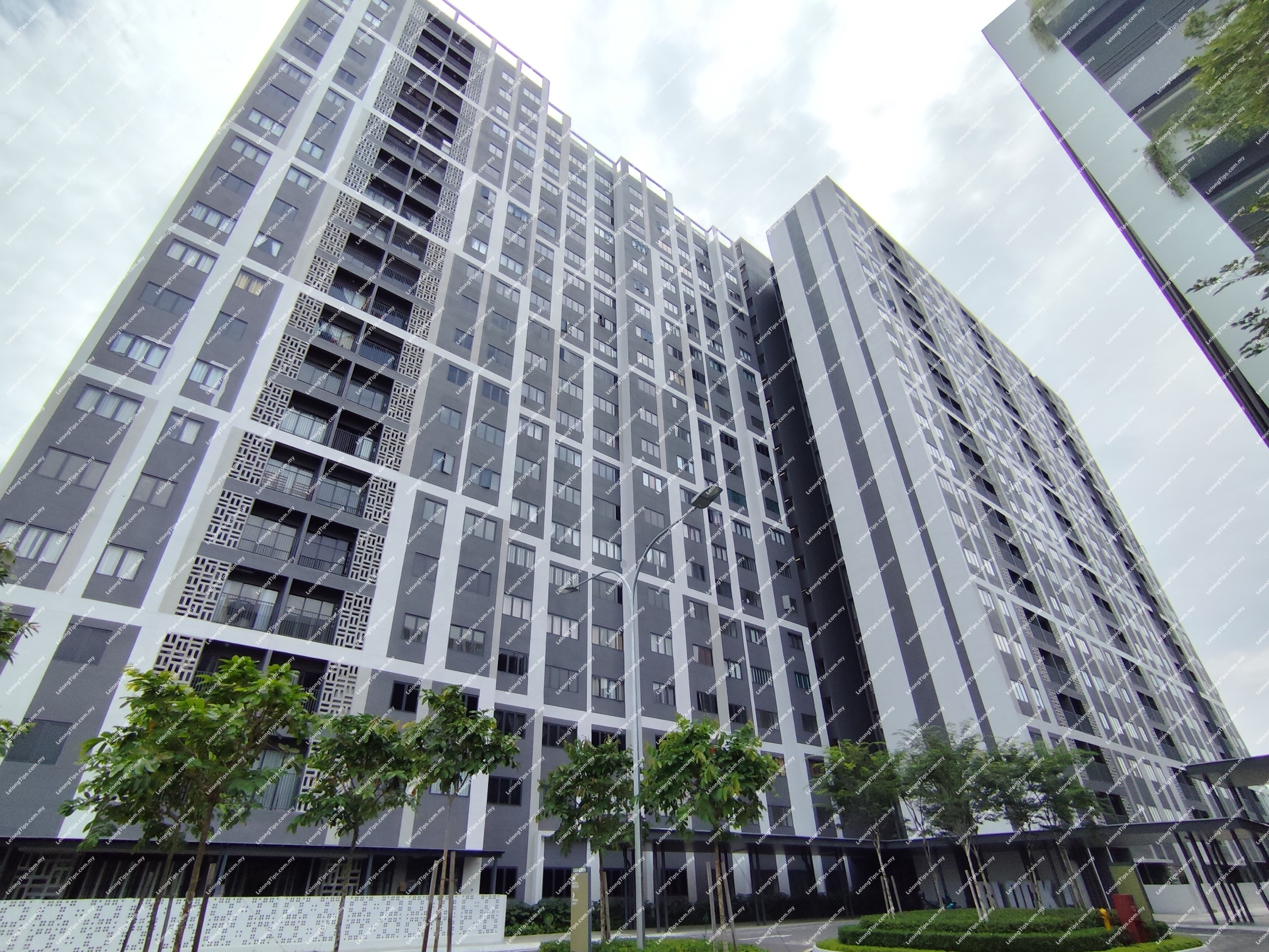 [Walking distance to Pusat Asasi UiTM Dengkil] Service Apartment [Beside to Putrajaya-Cyberjaya Expressway]