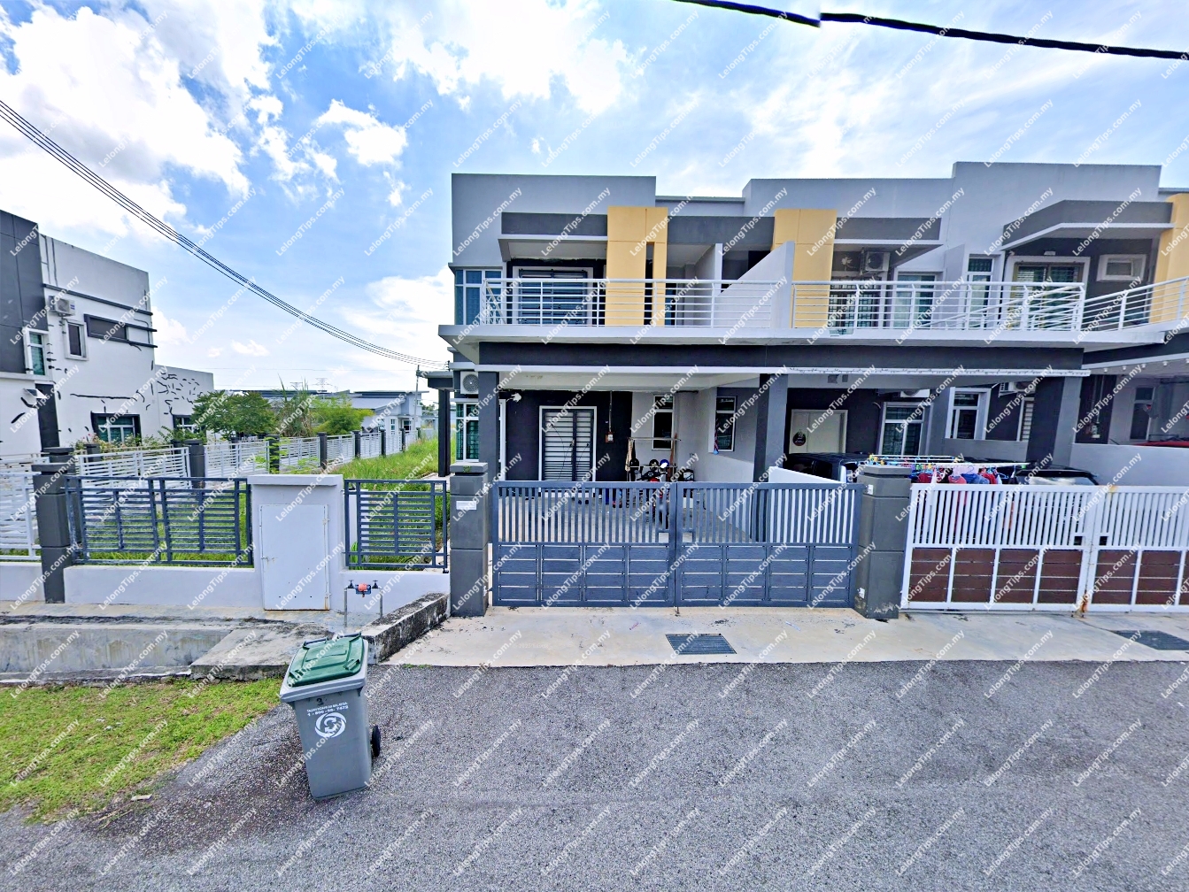 1.5 Storey Terrace House