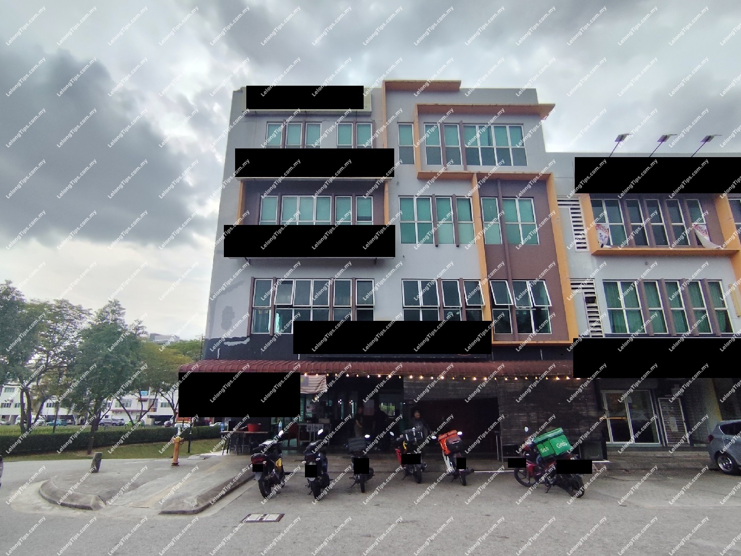 4.5 Storey Shop Office