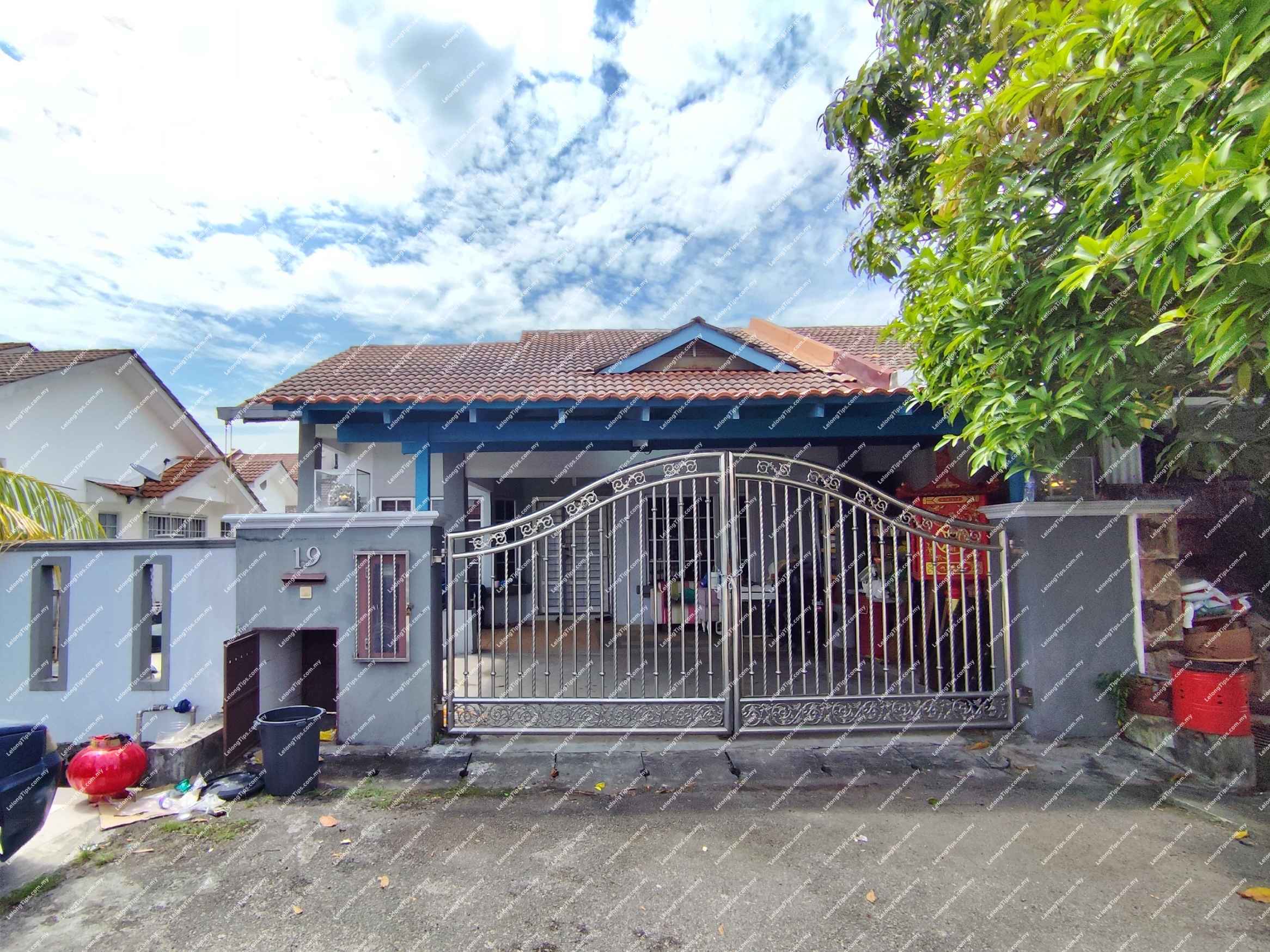 1 Storey Semi Detached House