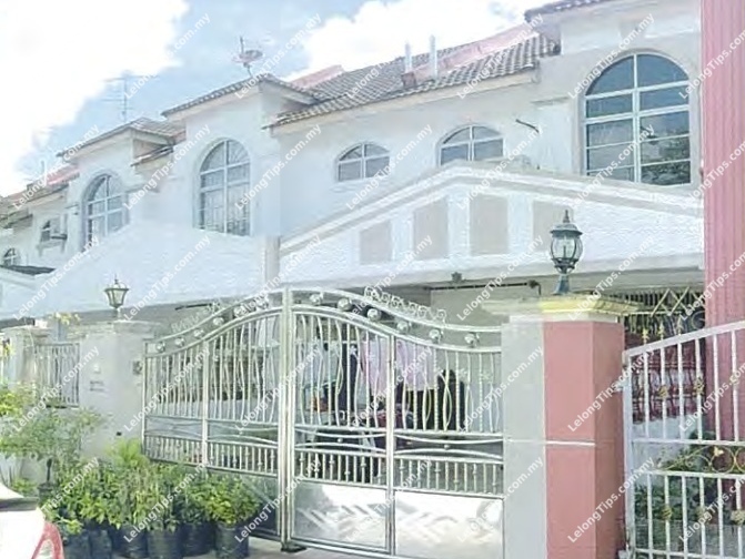 [5 min walking to SMK Seri Pulai Perdana ] 2 Storey Terrace House [Short drive to Senai International Airport ]