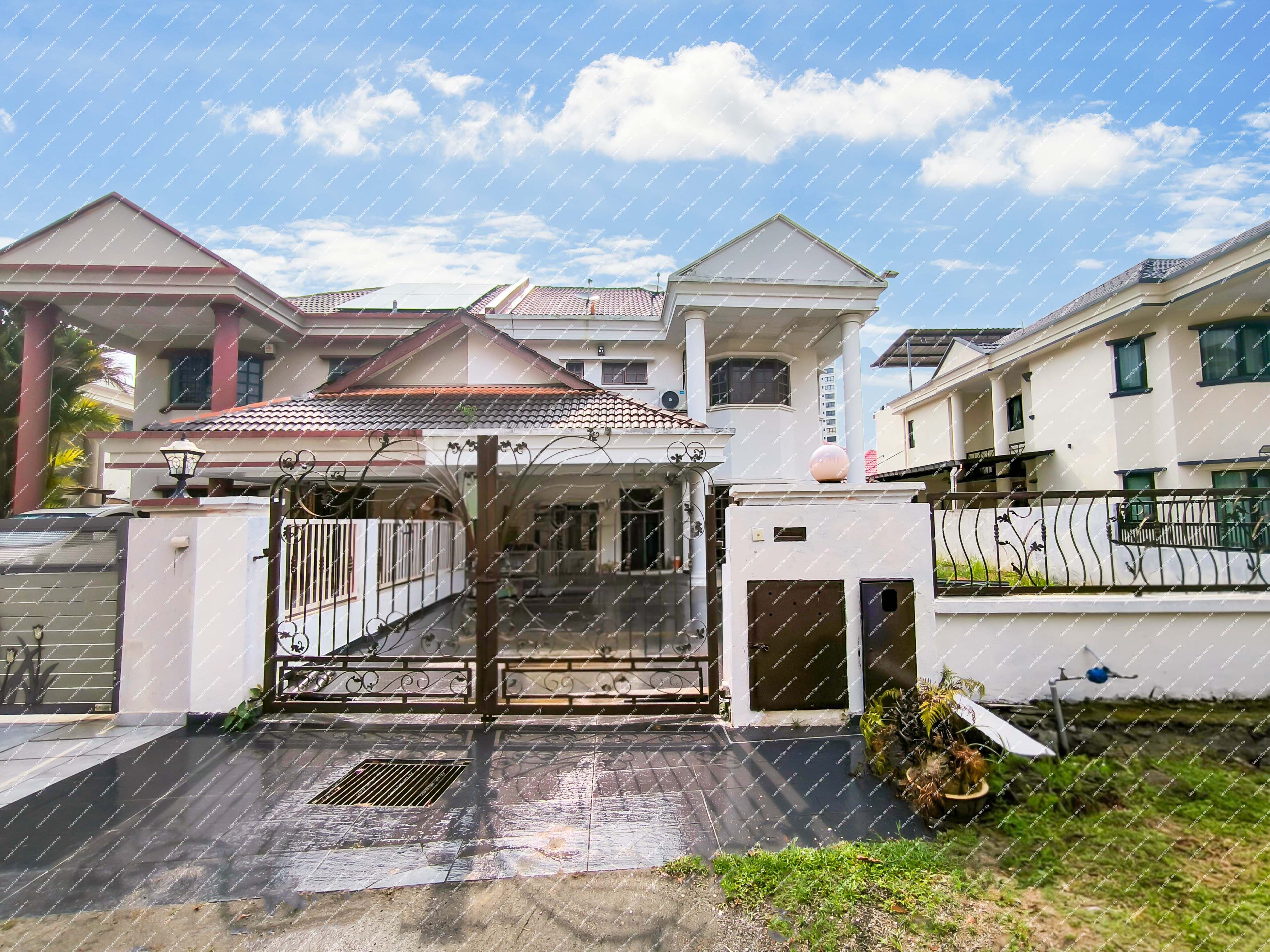 [Renovated with Partial Furnished] 2 Storey Semi Detached House [5 min to SB Mall]