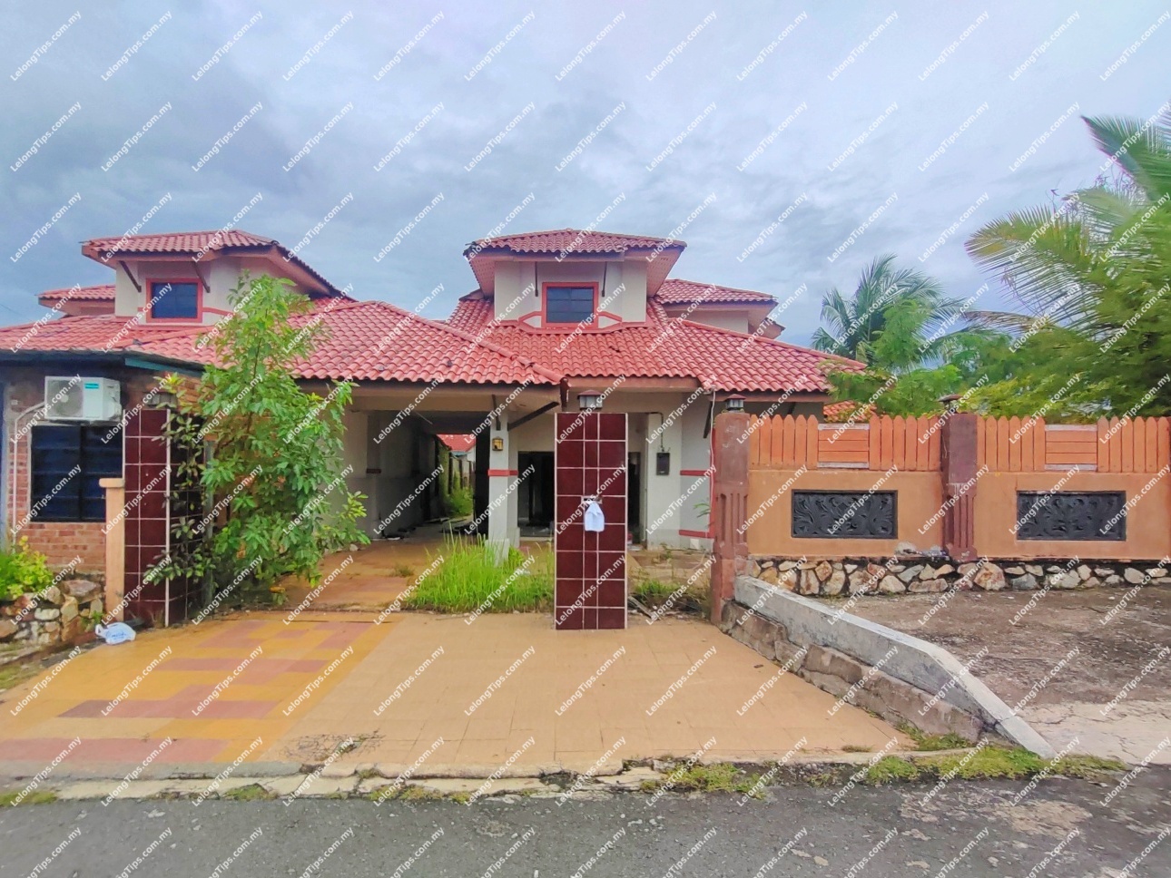 2 Storey Bungalow House