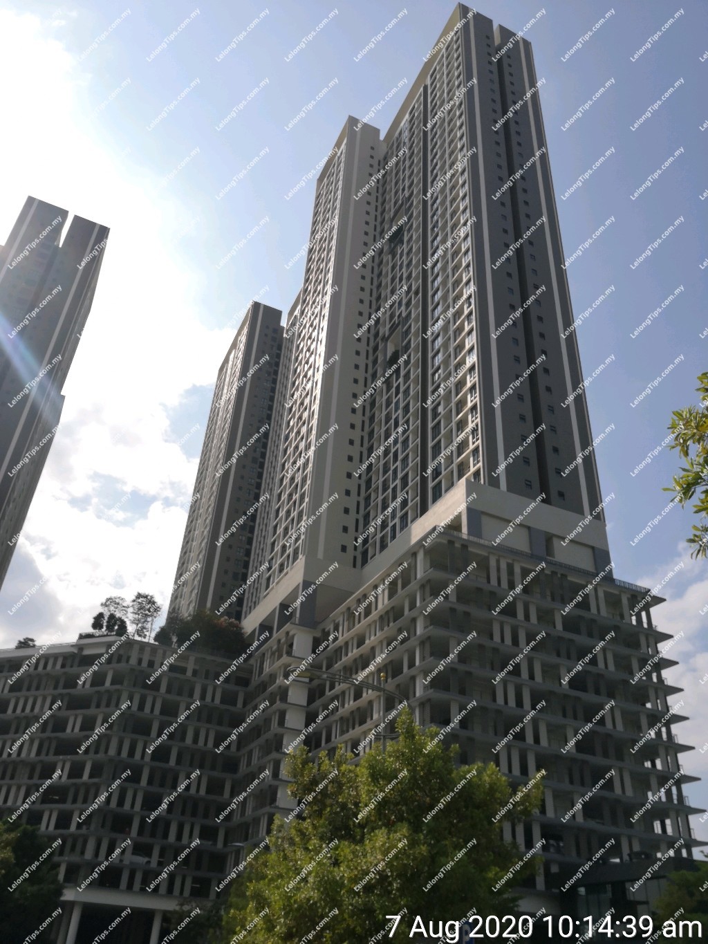 SOHO [Walking distance to 1 Shamelin Mall; 5 min away from Maluri MRT Station]