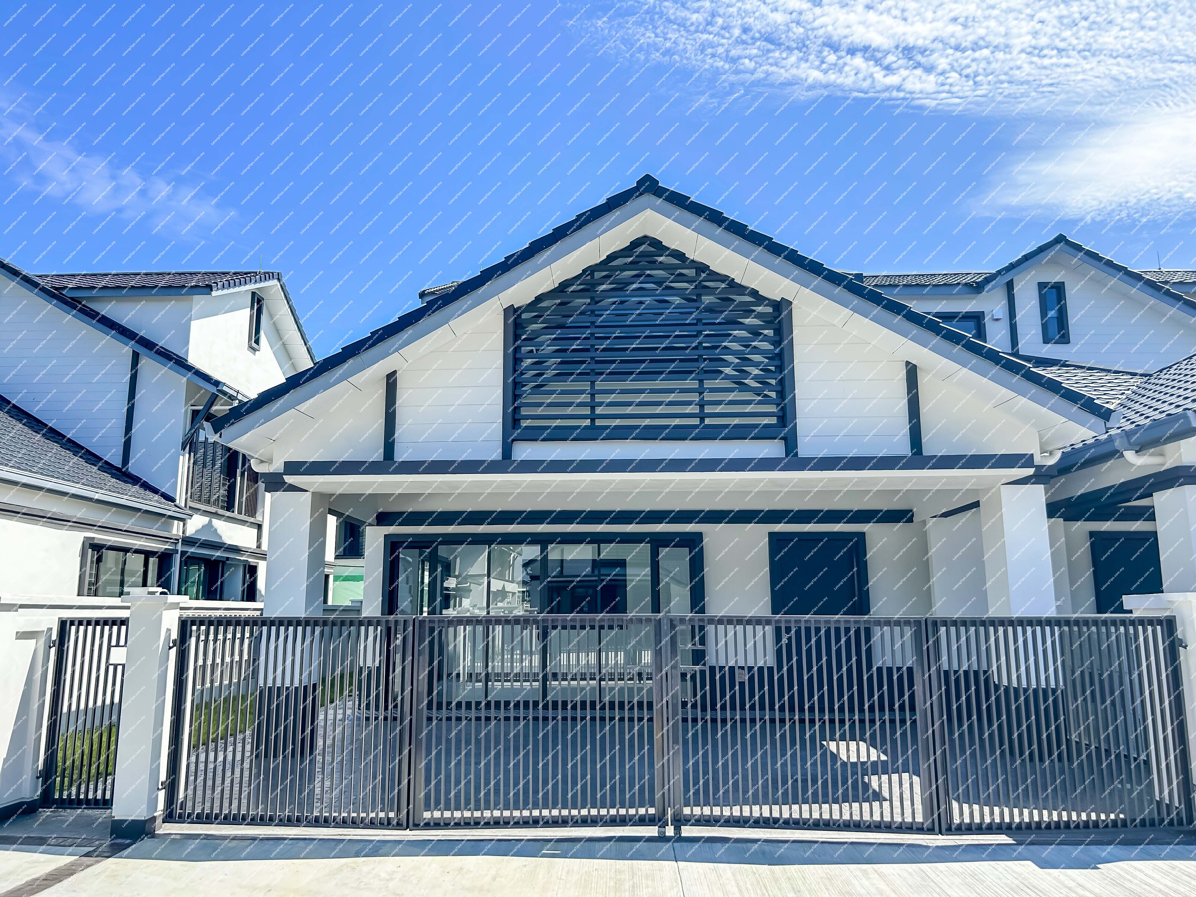 [Newly completed in 2023; Vacant unit] 2 Storey Semi Detached House [Close to HELP International School & HELP University]