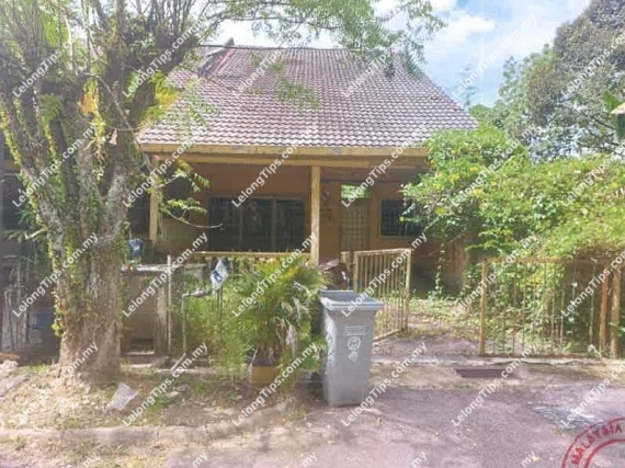 1.5 Storey Terrace House