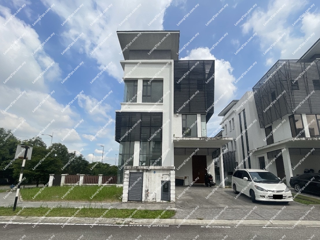 [Tranquil retreat away from the hustle and bustle of city life] 3 Storey Detached House with Basement, Swimming Pool & Private Lift [7 min to Gamuda Walk Mall]