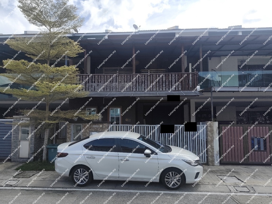 2.5 Storey Terrace House 