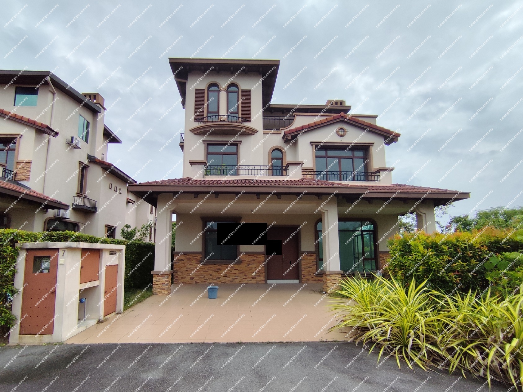 3 Storey Detached House