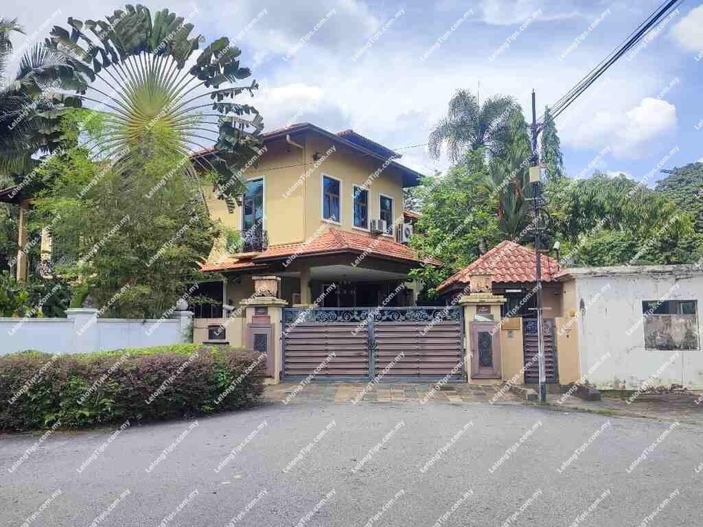 2 Storey Detached House with a Swimming Pool in Kenny Hills