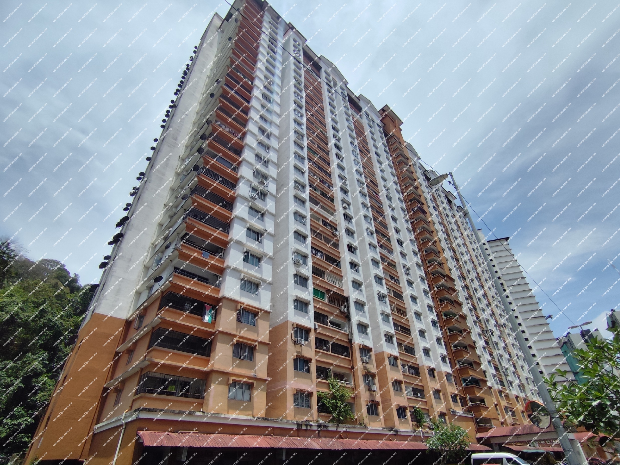 [6 min to Damansara Specialist Hospital 2] Apartment [10 min to Mutiara Damansara MRT Station]