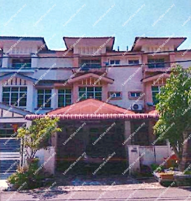 2.5 Storey Terrace House