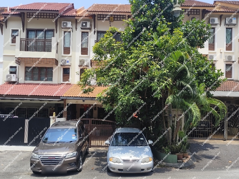 2.5 Storey Terrace House