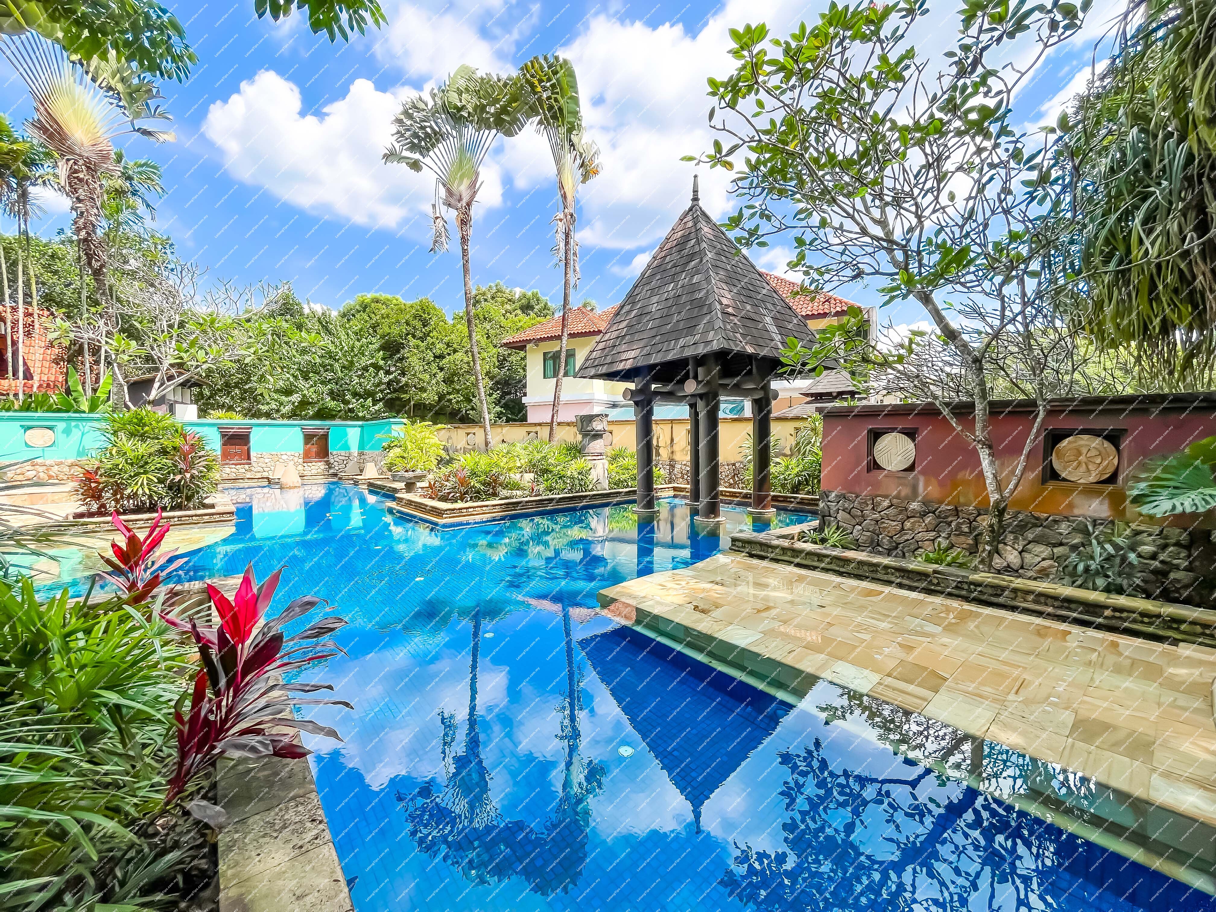 [A resort-style residence in tropical forest] Town House [Close to Kuala Lumpur City Centre,Kuala Lumpur International Airport ( KLIA)]