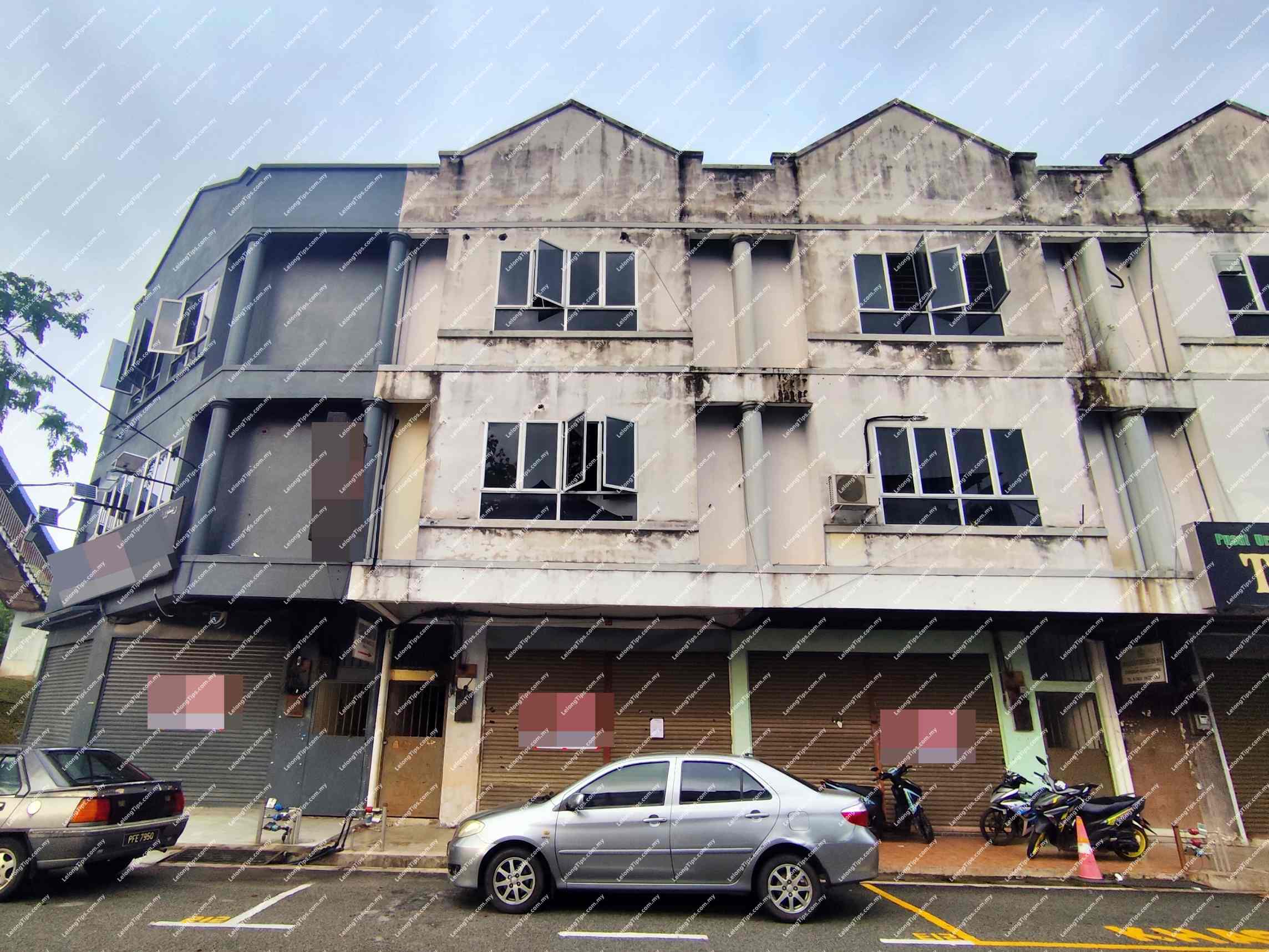 3 Storey Shop Office