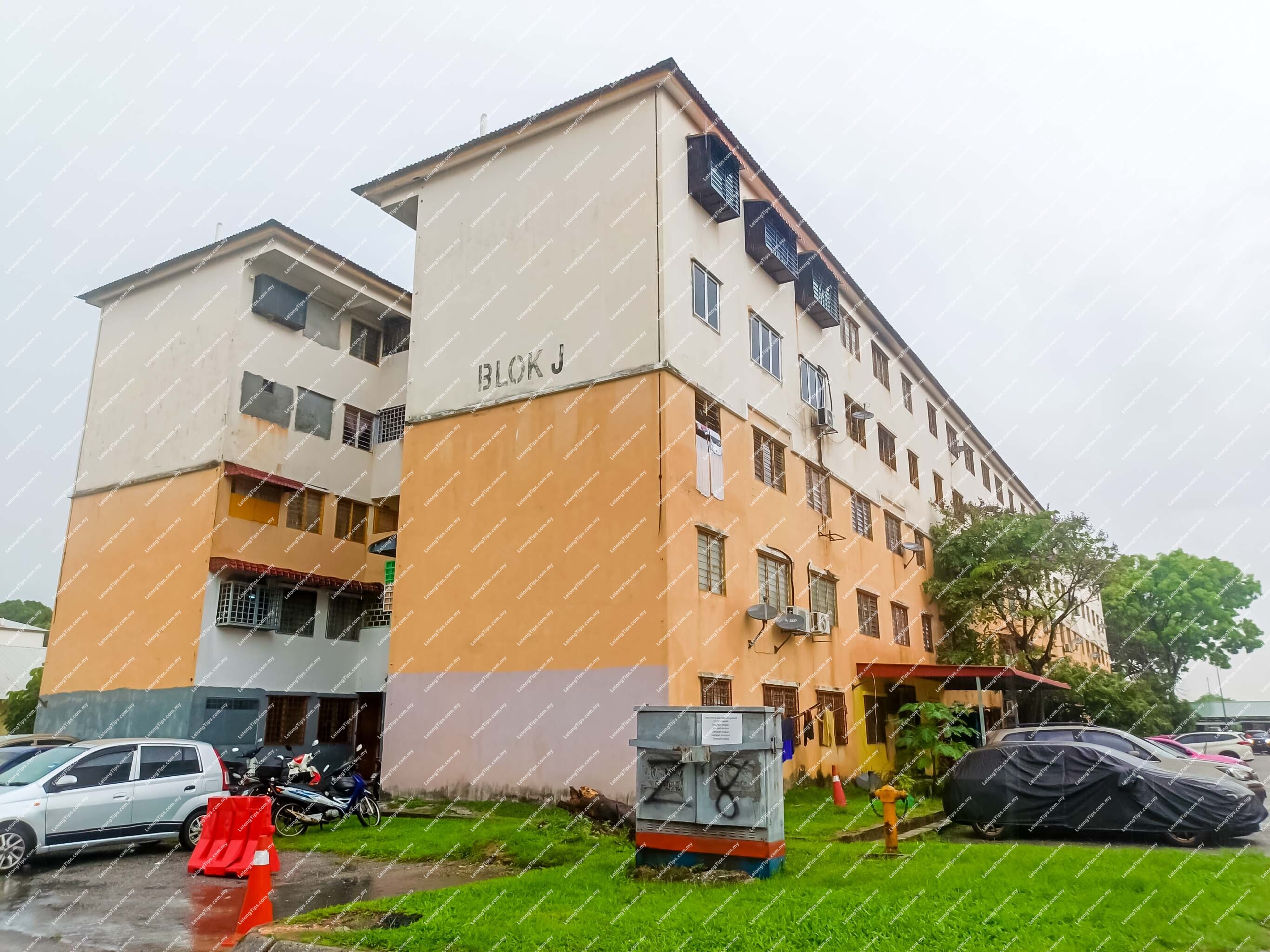 [Vacant Unit] Flat, Low Cost [13 min to Klang Parade, 13 min to Aeon Bukit Raja]