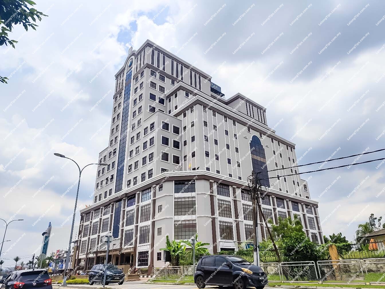 [Renovated unit; Ideal for ready-to-use office space] Office [3 min walk to shops, banks & eateries along Jalan Othman (PJ Old Town), 6 min to Taman Jaya LRT Station]