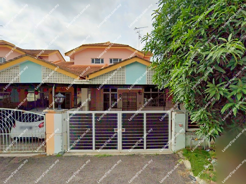 1.5 Storey Terrace House