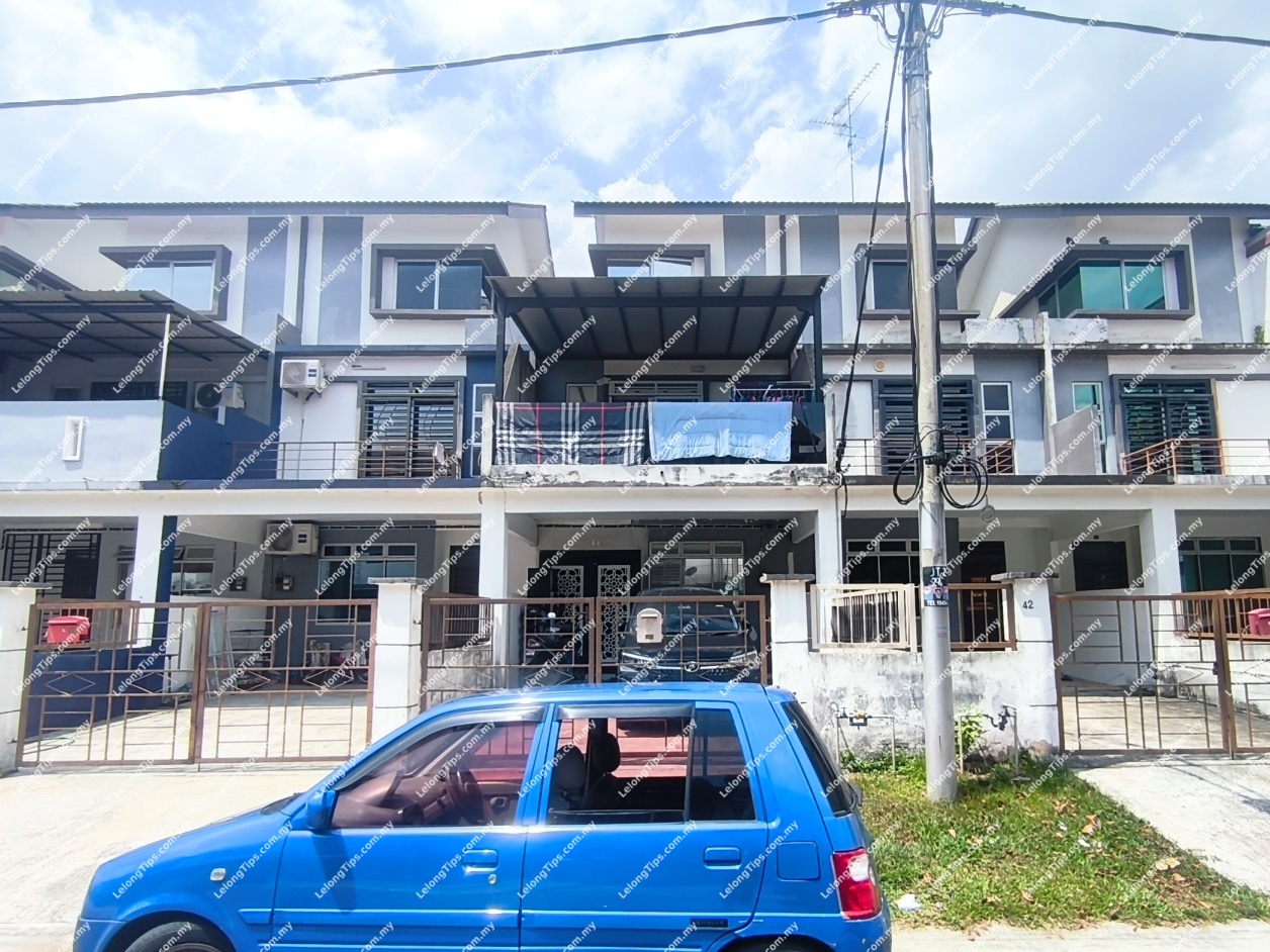 [4 min to Econsave Pasir Gudang] 2.5 Storey Terrace House [5 min to Eco-Shop @ Nusa Damai]