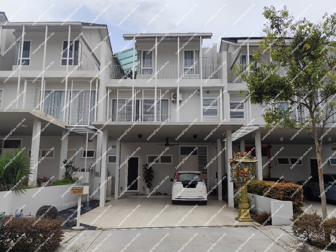 3 Storey Terrace House