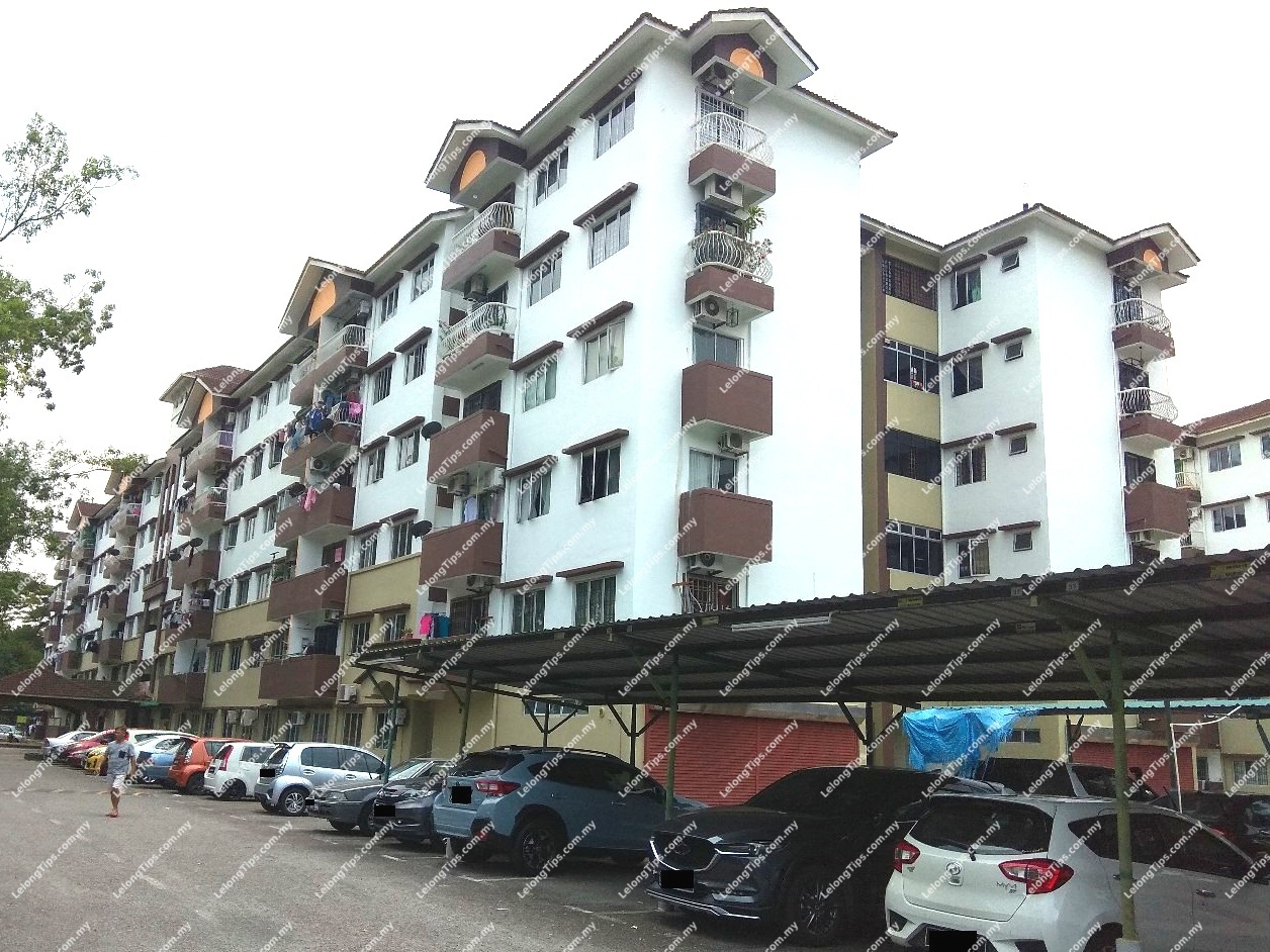 Apartment [3 min to Kipmall Tampoi; 5 min to Paradigm Mall Johor Bahru]