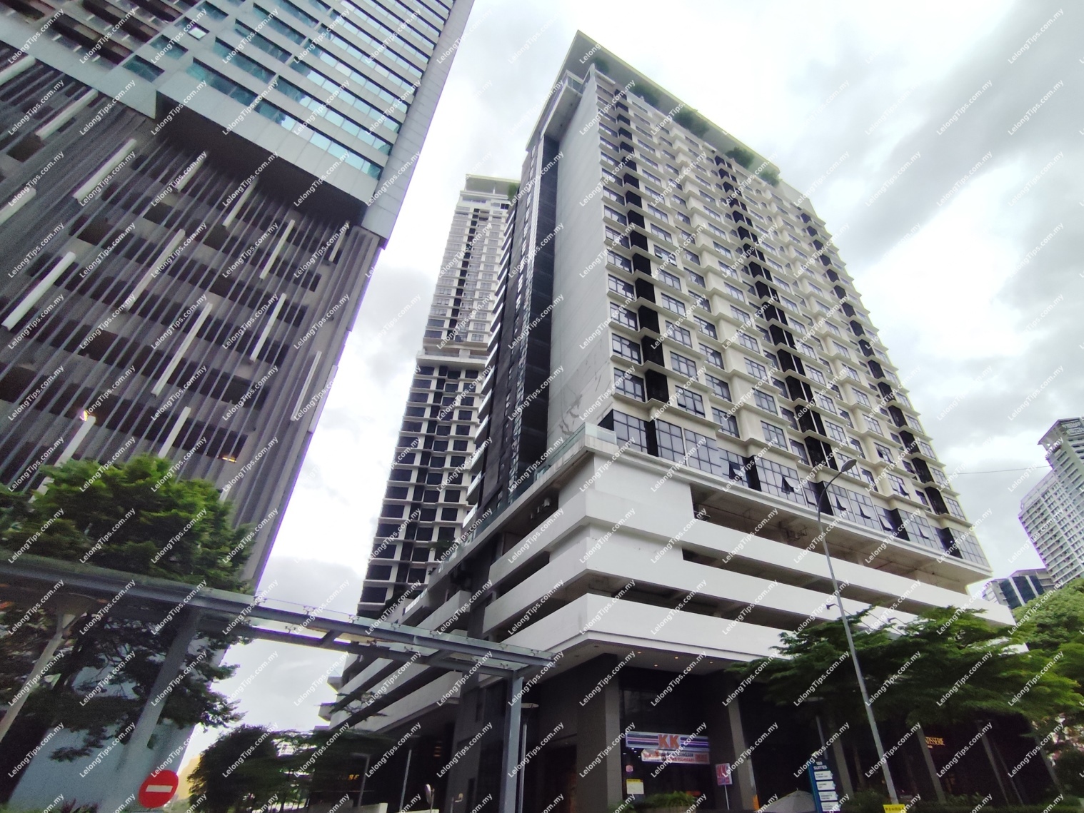 [Strategically located in the Heart of KL City Centre] Service Apartment [6 min walk from Bukit Nanas Monorail Station]