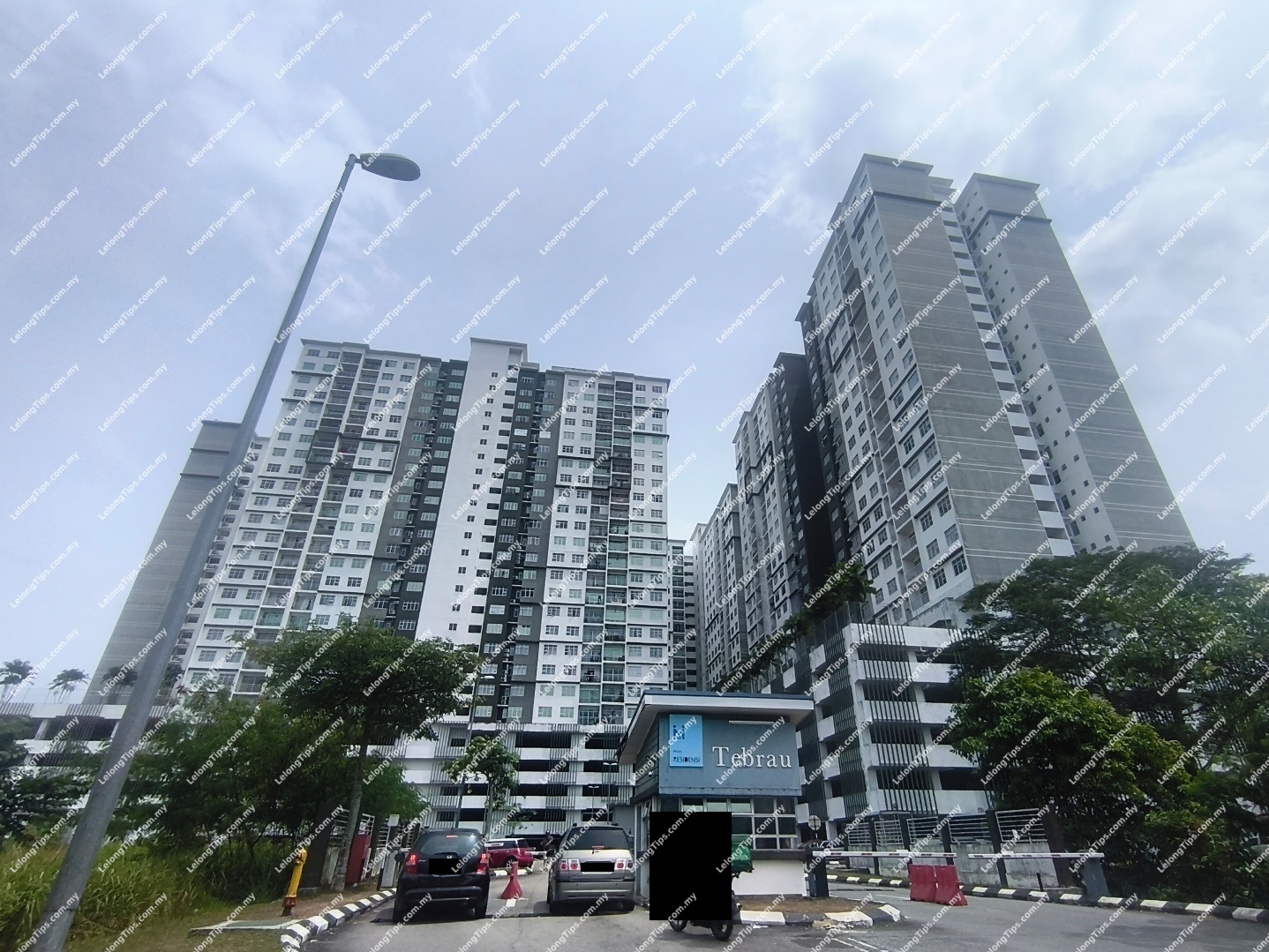 [Close to Stadium Larkin & Larkin Sentral] Service Apartment [ Within short drive to JB CIQ & Stulang Beach ]