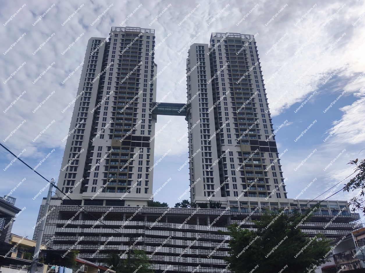 [Within short drive to TRX Exchange & Sunway Velocity Mall ] Service Apartment [Close to MyTOWN Shopping Centre & AEON Mall Taman Maluri ]