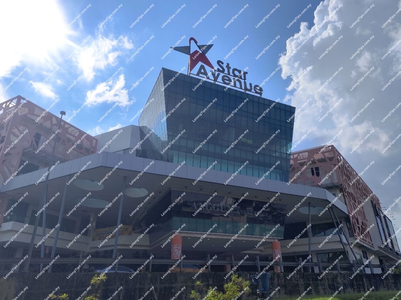 [ROI up to 7%] Retail Shop Lot [Just beside the elevator and stairs; 10 min to Kwasa Sentral MRT station]