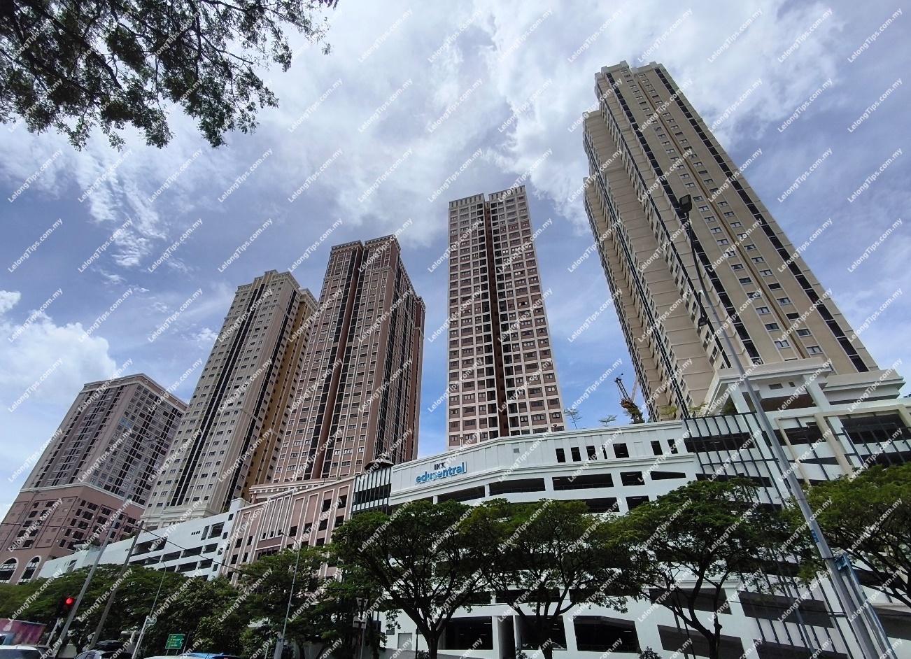 Studio Service Apartment