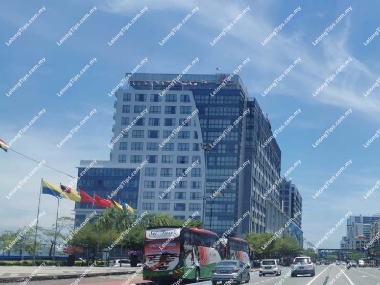 Commercial Retail Lot