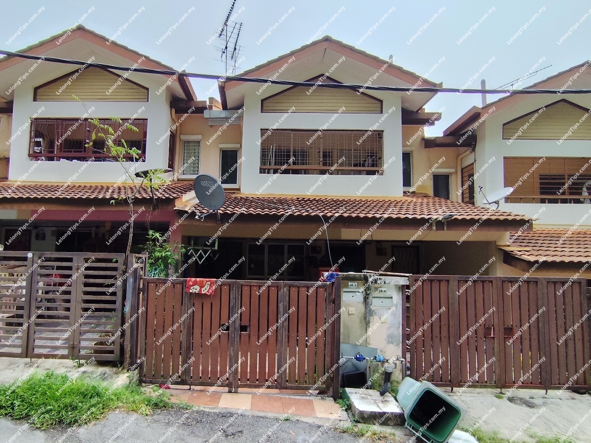 [ Near to Selayang Mall, Brem Mall & 99 Wonderland Park] Town House [6 min NSK Trade City Selayang & Selayang Community College]