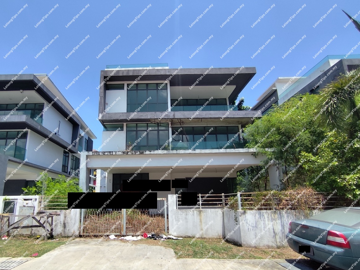 3 Storey Bungalow House