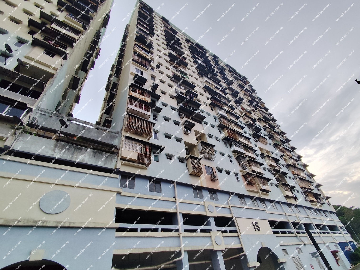 [4 min to Sunshine Farlim Shopping Mall & Farlim Square] Flat [Close to Lotus's Penang Egate, Econsave , All Seasons Place, Lam Wah Ee Hospital & Jelutong Street Market]