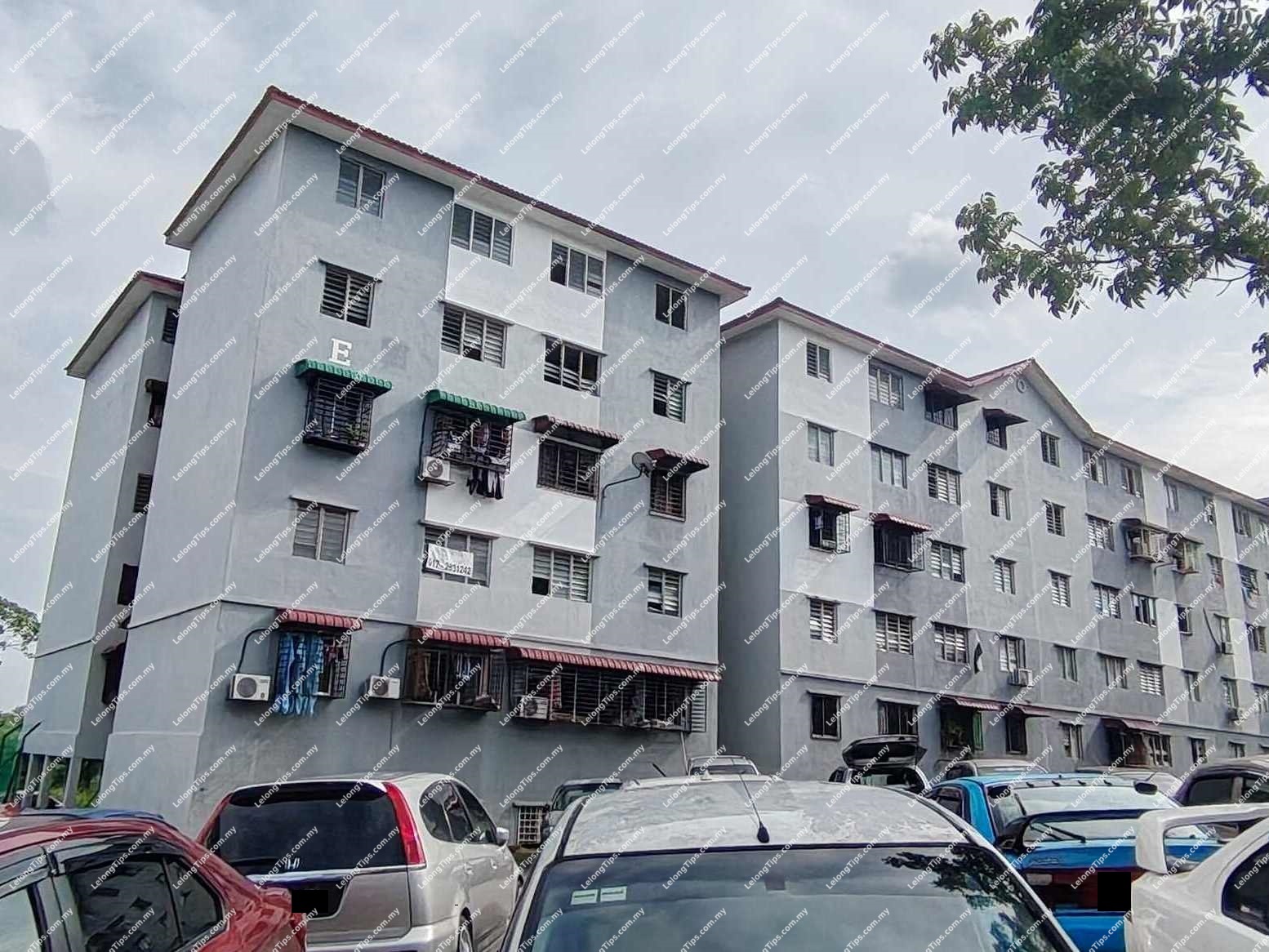 [Close to Lotus's Bukit Beruntung ] Apartment [Next to the North-South Highway ]