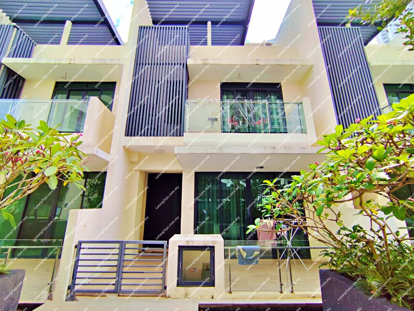 [3 min to Eco Shop Medan Bayan] 3.5 Storey Town House [5 min to Sunshine Square & D'Piazza Mall]
