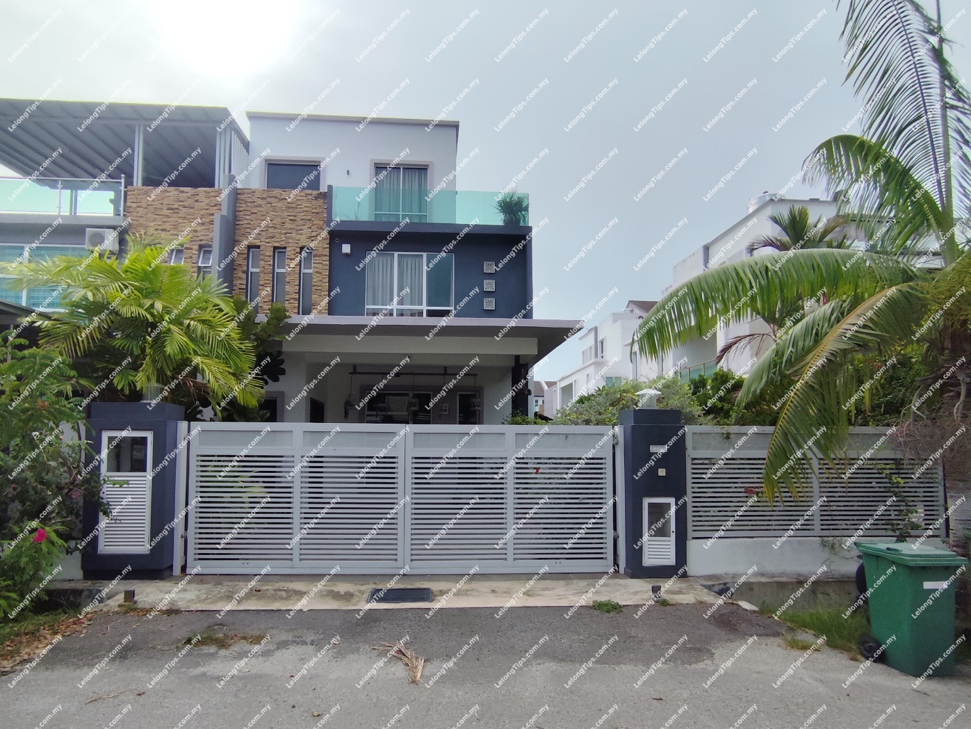 3 Storey Semi Detached House