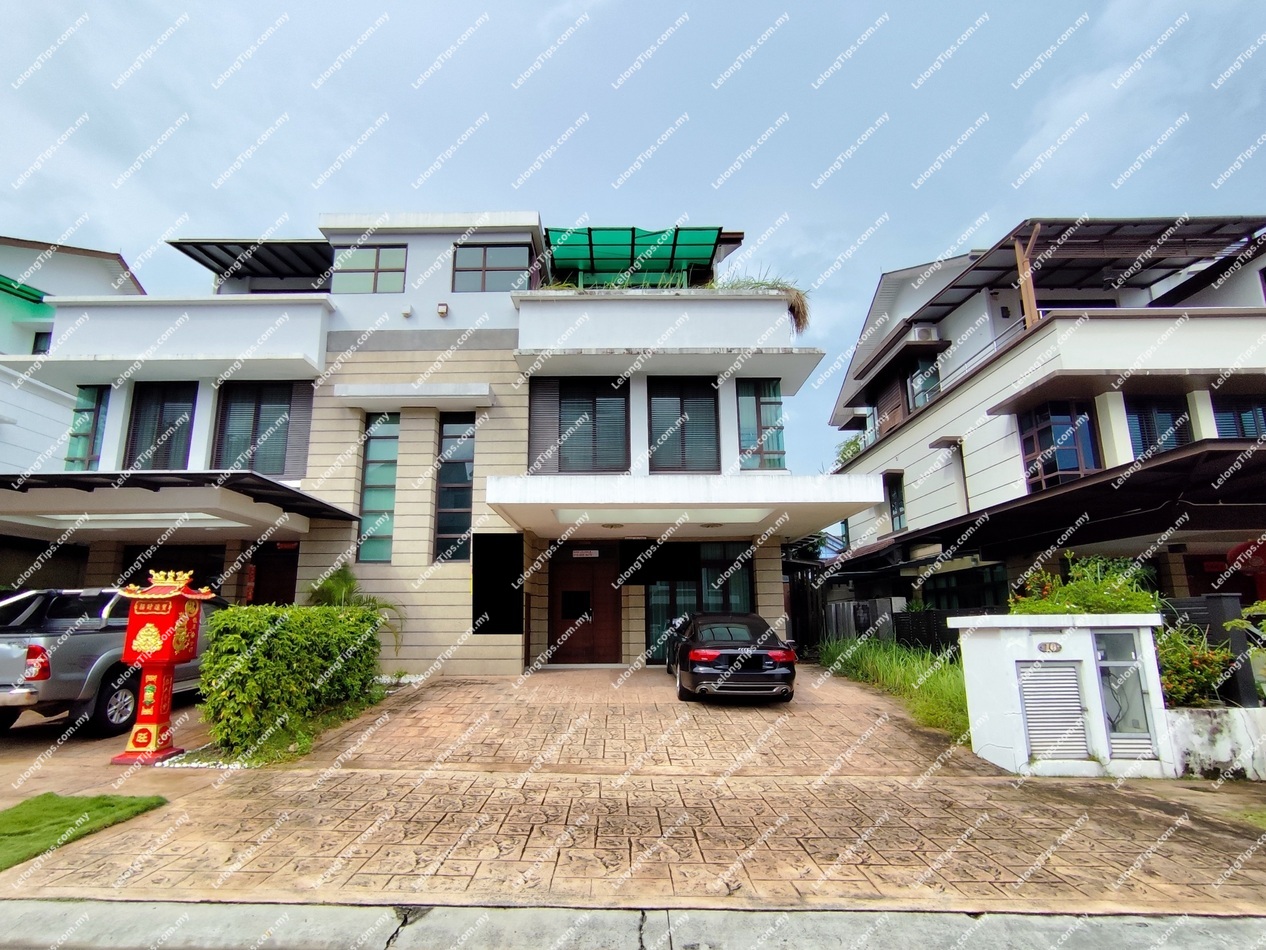 2.5 Storey Semi Detached House