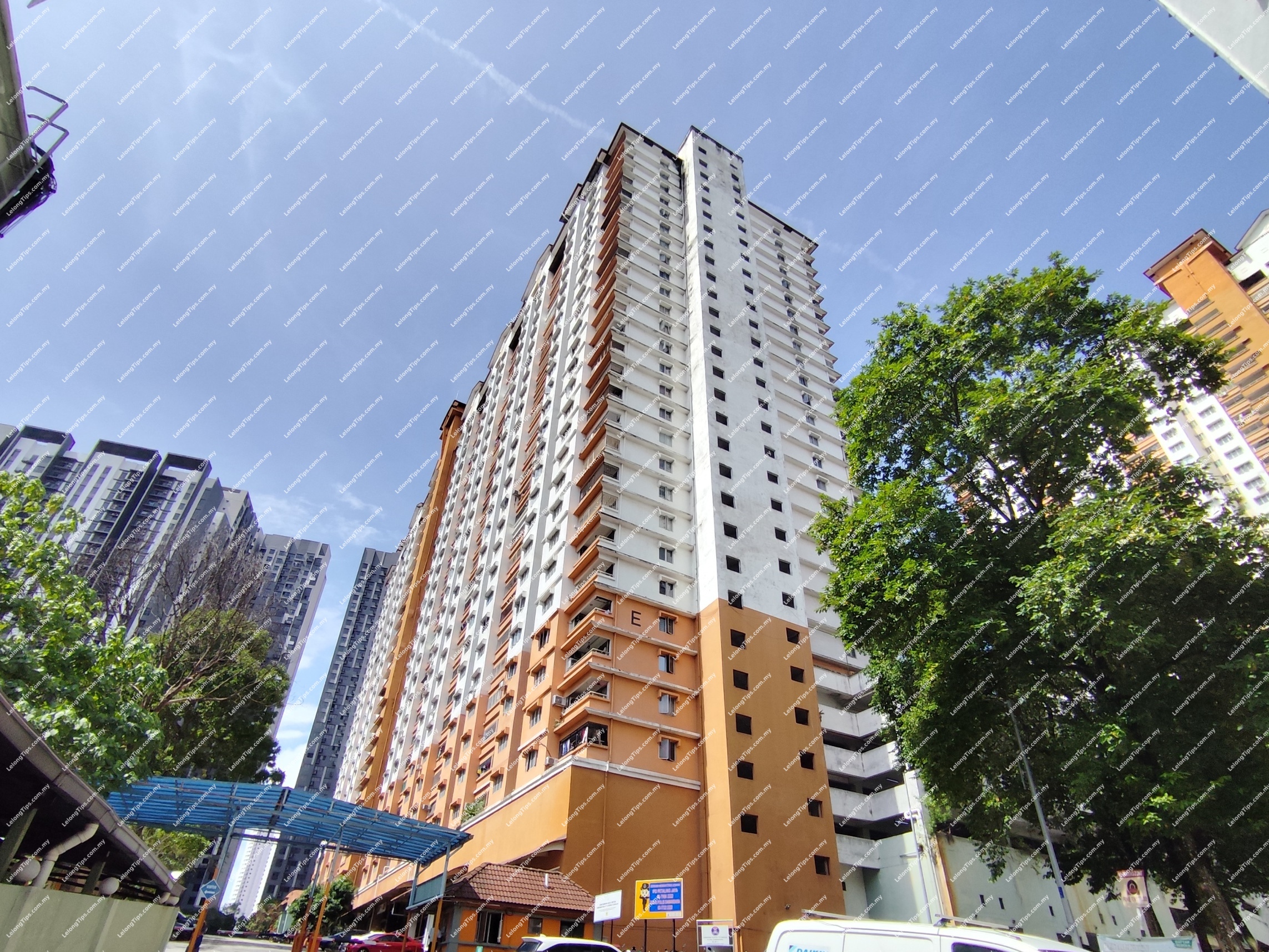 [6 min to Damansara Specialist Hospital 2] Apartment [10 min to Mutiara Damansara MRT Station]